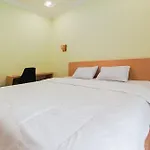 Reddoorz Syariah At Uin Suska Guesthouse