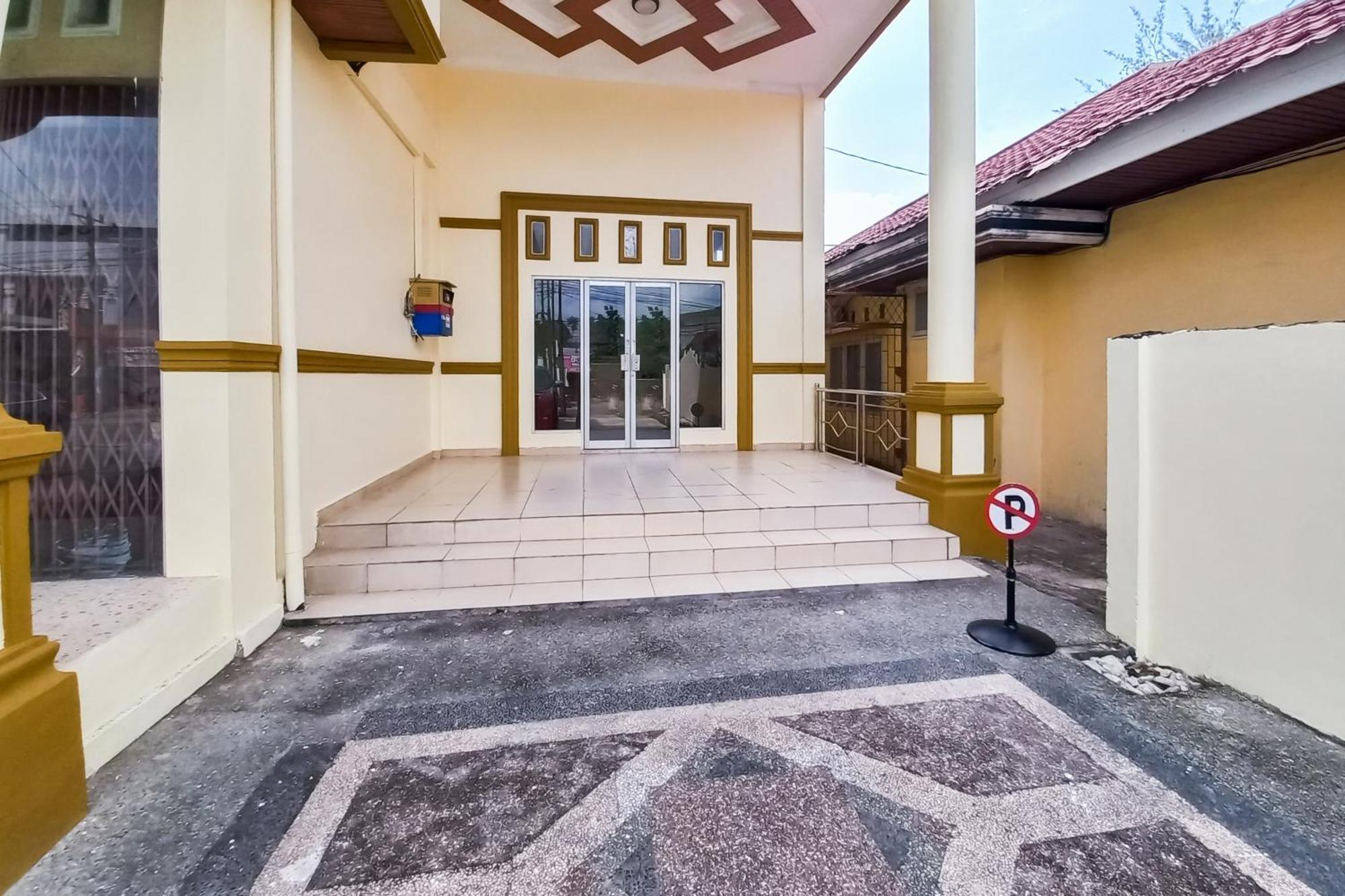 Reddoorz Syariah At Uin Suska Hotel 2*